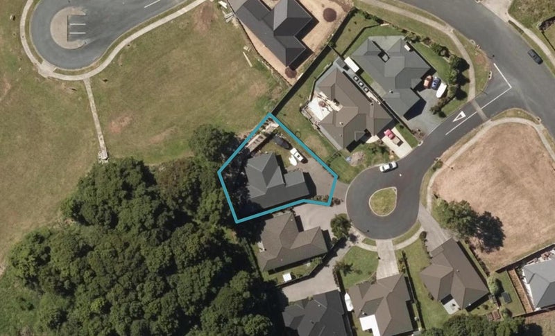 6 Cleanen Place, Kamo, Whangarei - Carousel 1
