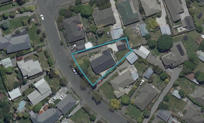 10 Sevenoaks Drive, Bryndwr, Christchurch - Carousel 1