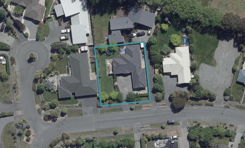19 Hemingway Place, Spencerville, Christchurch - Carousel 1