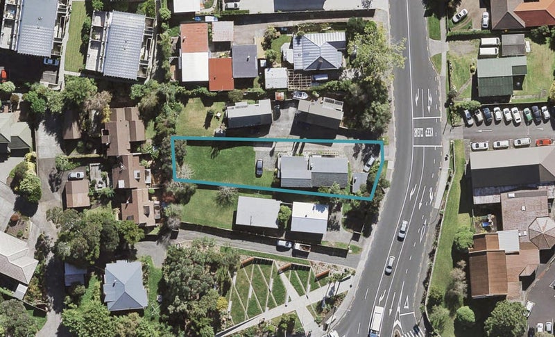 70 Birkenhead Avenue, Birkenhead, Auckland - Carousel 1