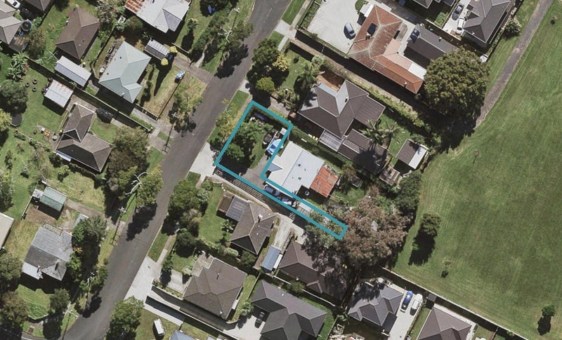 8A Calvert Avenue, Mangere East, Auckland - Carousel 1
