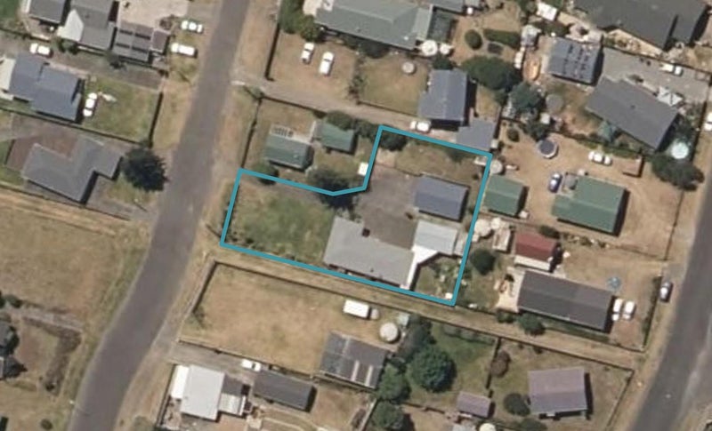 48 Park Avenue, Waitarere Beach, Levin - Carousel 1