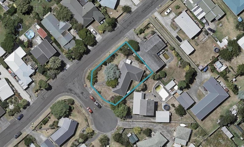1 Dennis Grove, Paraparaumu Beach, Paraparaumu - Carousel 1