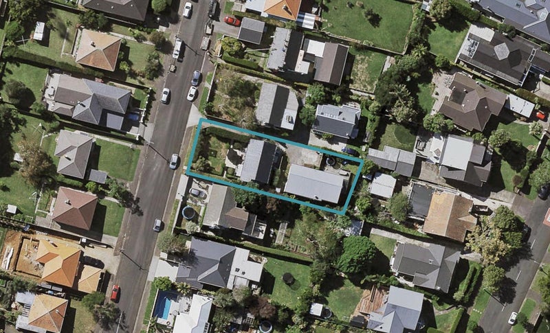2/15 Bonnie Brae Road, Meadowbank, Auckland - Carousel 1