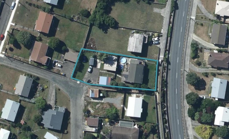 5A Ron Parlane Place, Titahi Bay, Porirua - Carousel 1
