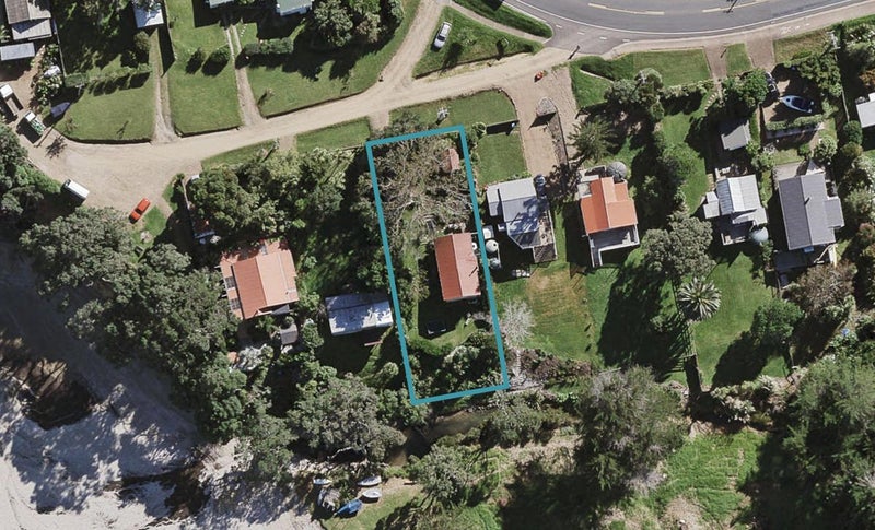 25 Mitchell Road, Surfdale, Waiheke Island - Carousel 1