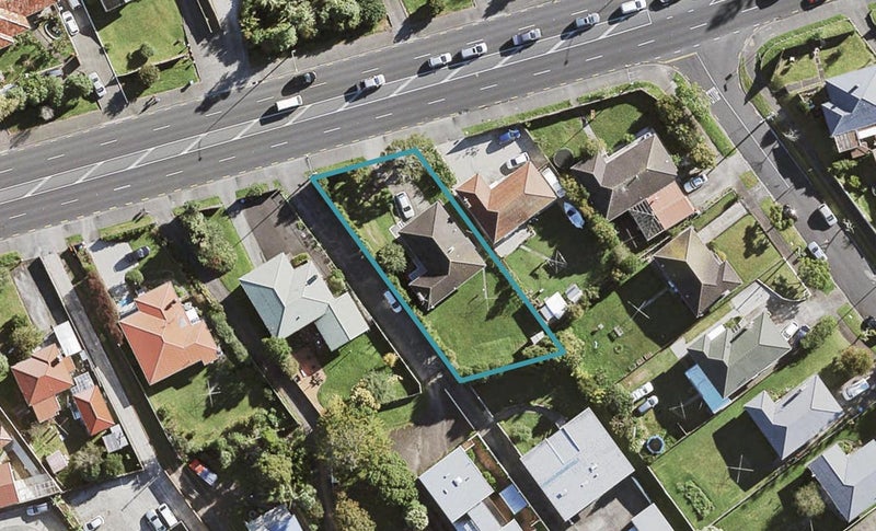 33 Maioro Street, New Windsor, Auckland - Carousel 1