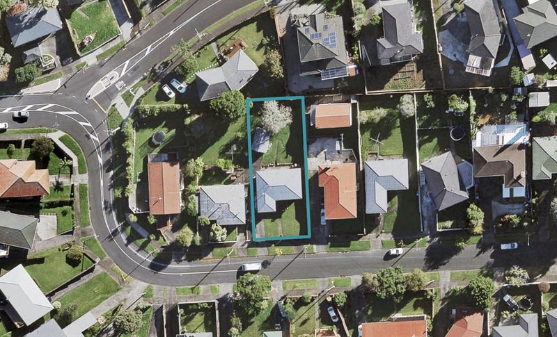 61 Mary Dreaver Street, New Windsor, Auckland - Carousel 1