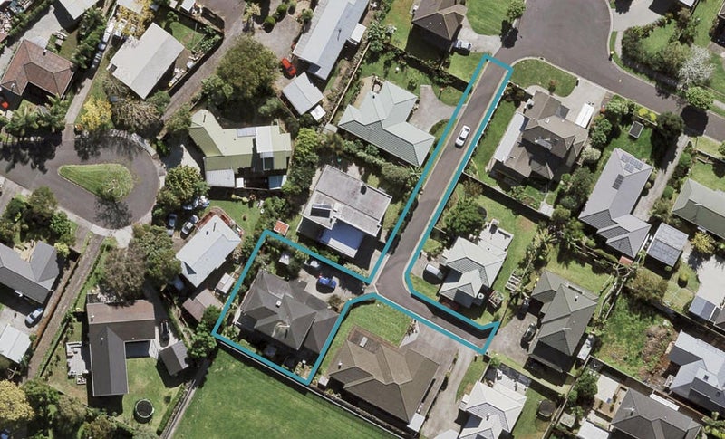18 Watervista Place, Mangere Bridge, Auckland - Carousel 1