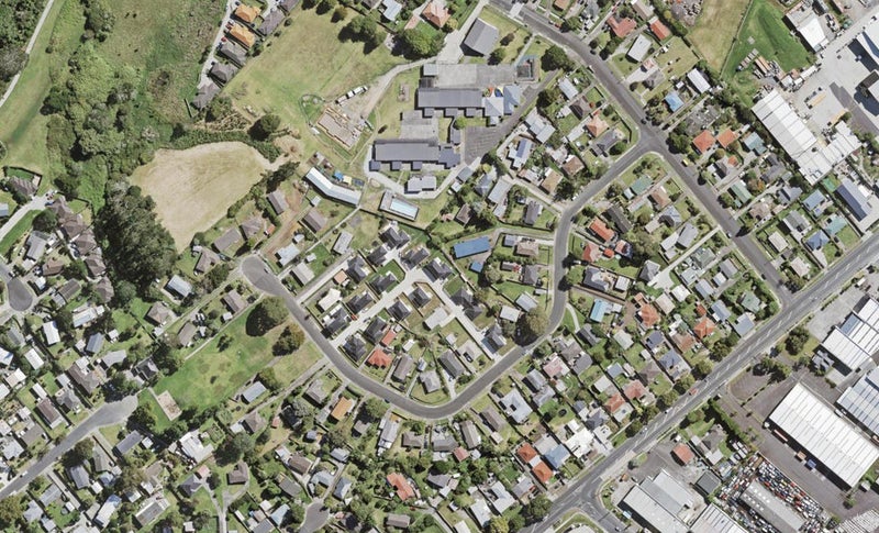 7 Waitoro Lane, Henderson, Auckland - Carousel 1