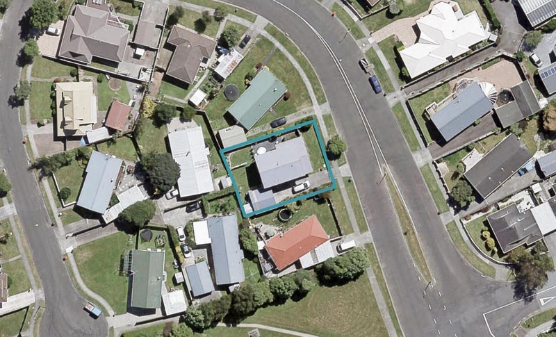 11 Turon Crescent, Totara Park, Upper Hutt - Carousel 1
