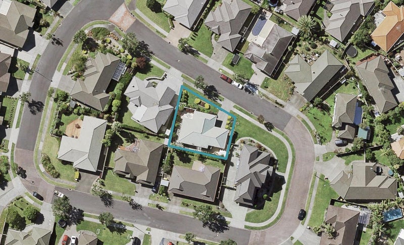 16 Newbliss Crescent, East Tamaki Heights, Auckland - Carousel 1