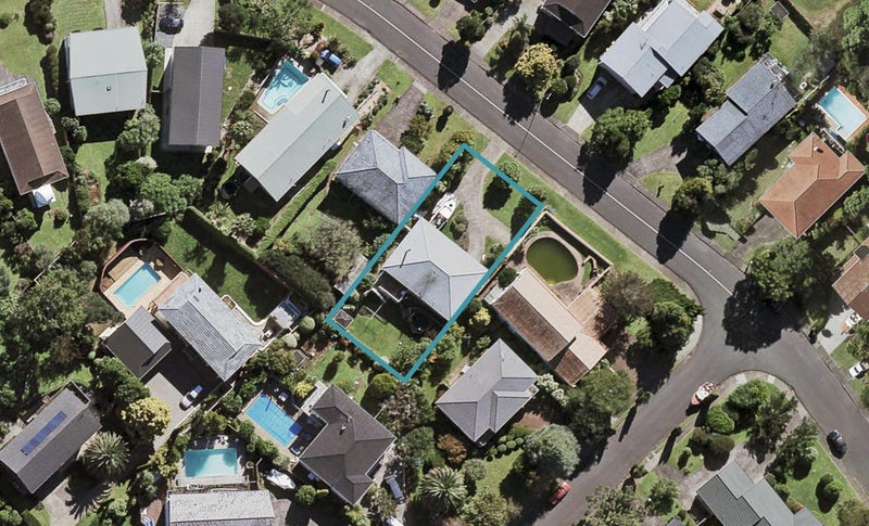 17 Marywil Crescent, Hillcrest, Auckland - Carousel 1