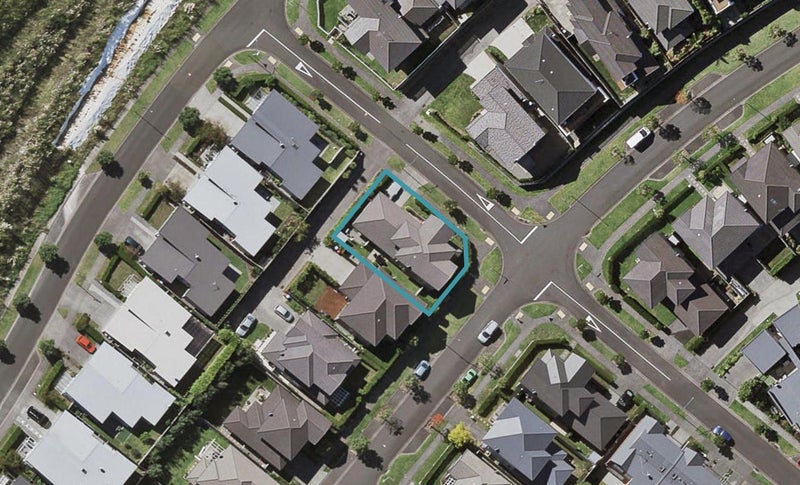 5 Singleton Avenue, Stonefields, Auckland - Carousel 1