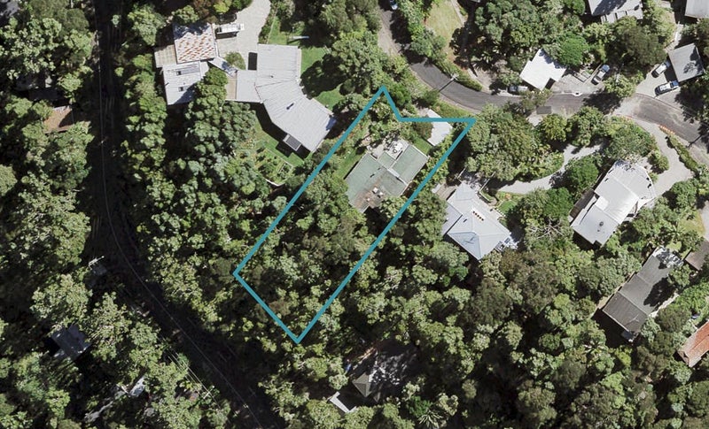 5 Opou Road, Titirangi, Auckland - Carousel 1