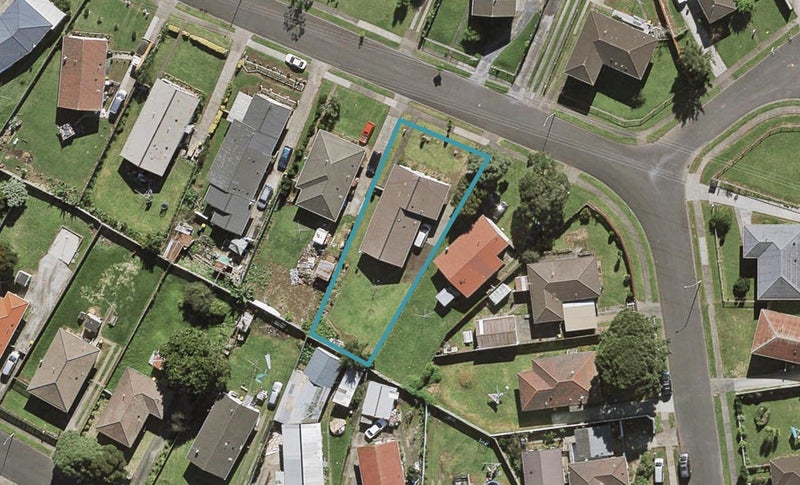 10 Chadwick Crescent, Mangere East, Auckland - Carousel 1