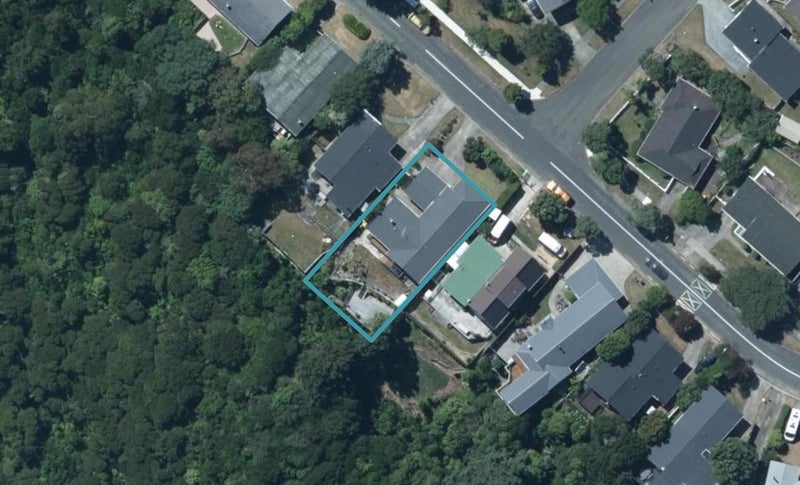 36 Ayton Drive, Whitby, Porirua - Carousel 1