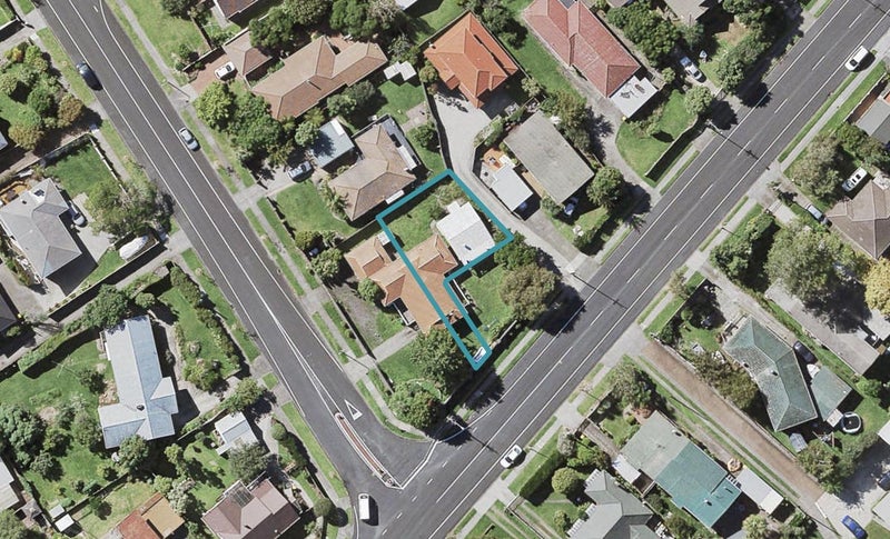 38 Hutchinsons Road, Bucklands Beach, Auckland - Carousel 1