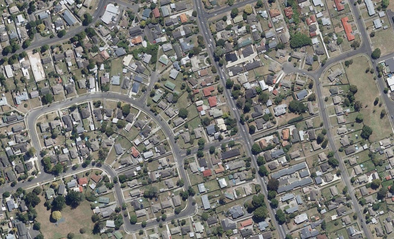 8/41 Yeats Crescent, Fairfield, Hamilton - Carousel 1