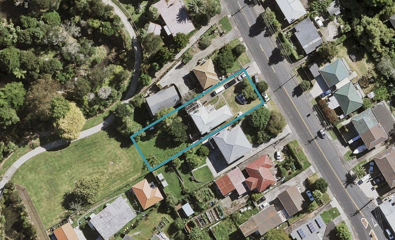 7 Sunnyside Road, Sunnyvale, Auckland - Carousel 1