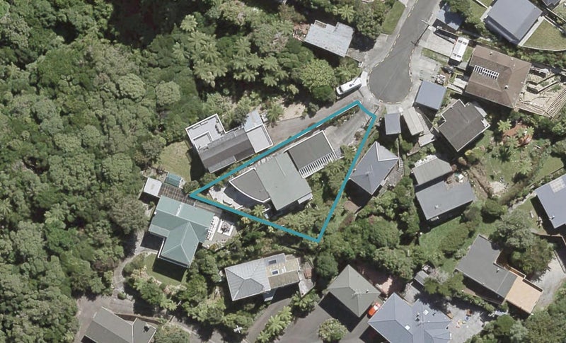 16 Te Whiti Grove, Korokoro, Lower Hutt - Carousel 1