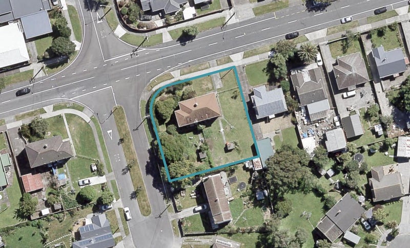 1/1 Bertram Grove, Naenae, Lower Hutt - Carousel 1