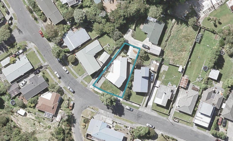 18 McGowan Road, Wainuiomata, Lower Hutt - Carousel 1