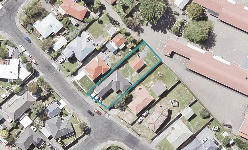 50 Holland Street, Wainuiomata, Lower Hutt - Carousel 1