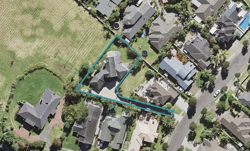 60 Admirals Court Drive, Greenhithe, Auckland - Carousel 1