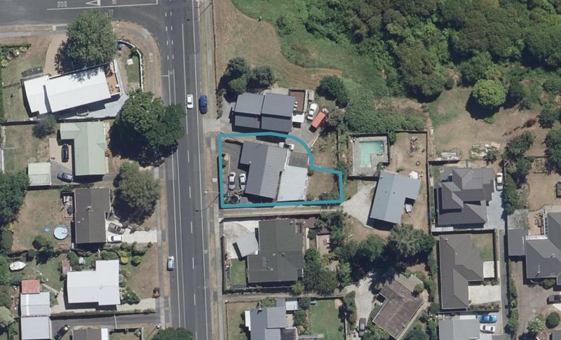 12 Totara Drive, St Andrews, Hamilton - Carousel 1