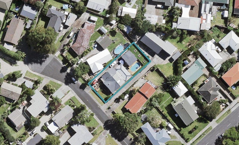 7 Illana Place, Ranui, Auckland - Carousel 1