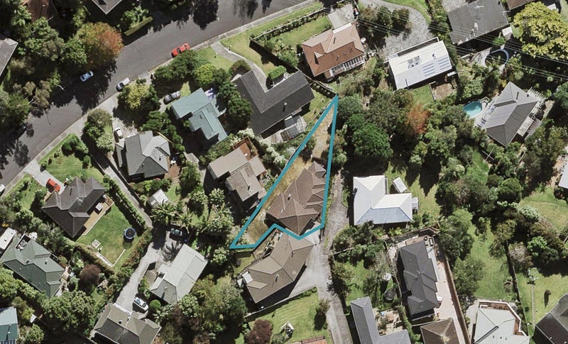 12A McIlroy Avenue, Hillsborough, Auckland - Carousel 1