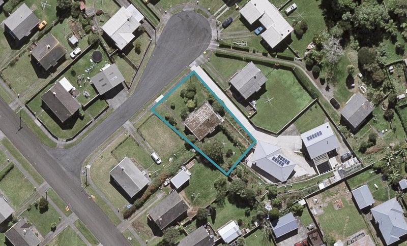4 Clerke Place, Marfell, New Plymouth - Carousel 1