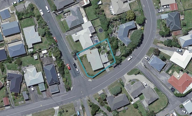27 Barclay Street, Newlands, Wellington - Carousel 1