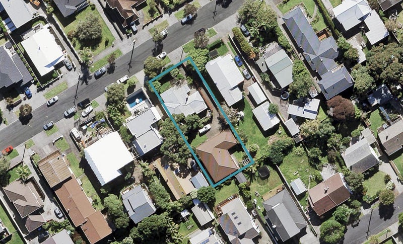 20 St Michaels Avenue, Point Chevalier, Auckland - Carousel 1