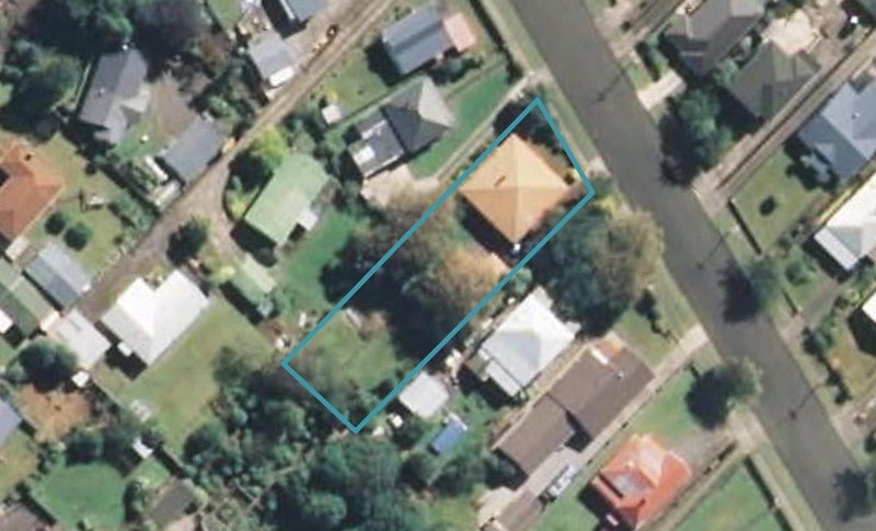 55 Egmont Street, Hawera - Carousel 1