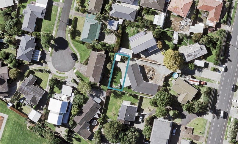 241D Bucklands Beach Road, Bucklands Beach, Auckland - Carousel 1
