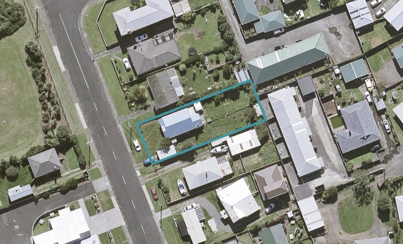 38 Paritutu Road, Spotswood, New Plymouth - Carousel 1