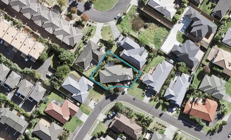 14 Marbella Crescent, Oteha, Auckland - Carousel 1