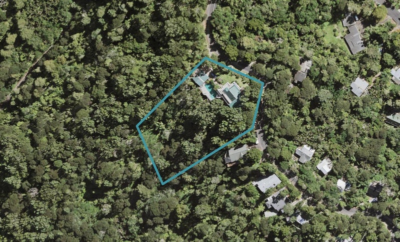 33 Tanekaha Road, Titirangi, Auckland - Carousel 1
