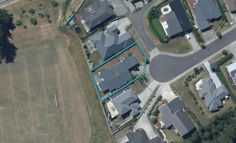 18 Kepler Way, Aotea, Porirua - Carousel 1