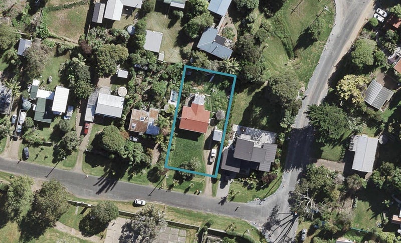 38 Nikau Road, Oneroa, Waiheke Island - Carousel 1