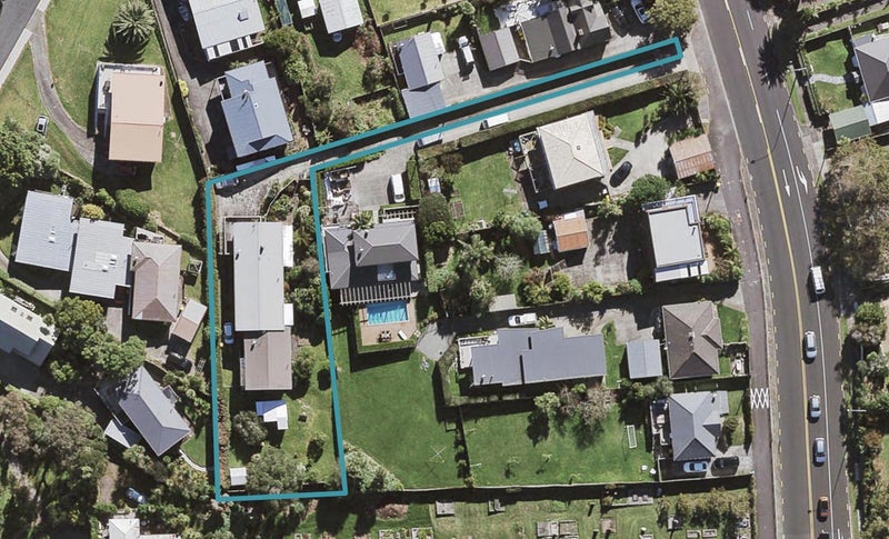 16 Glenfield Road, Birkenhead, Auckland - Carousel 1