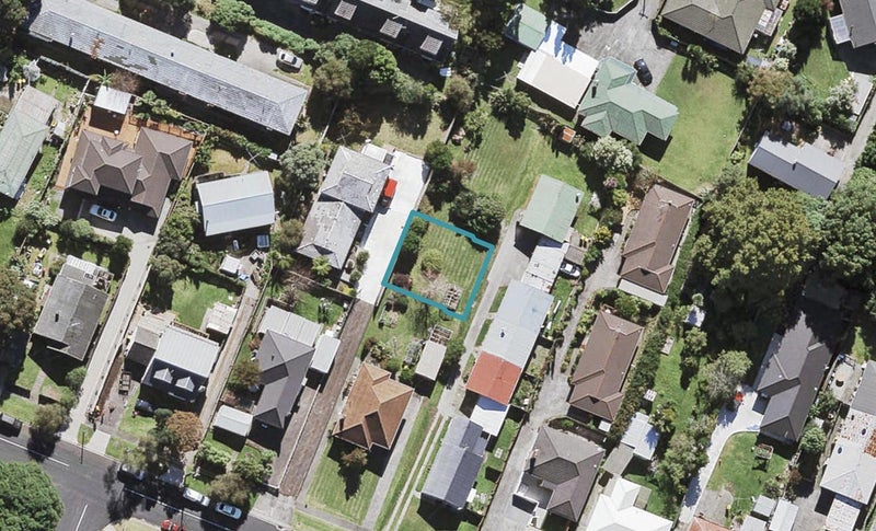 51C Miro Street, New Lynn, Auckland - Carousel 1