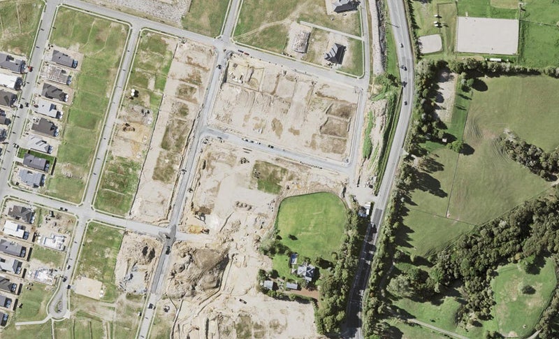 8 Flaxfield Lane, Beachlands, Auckland - Carousel 1