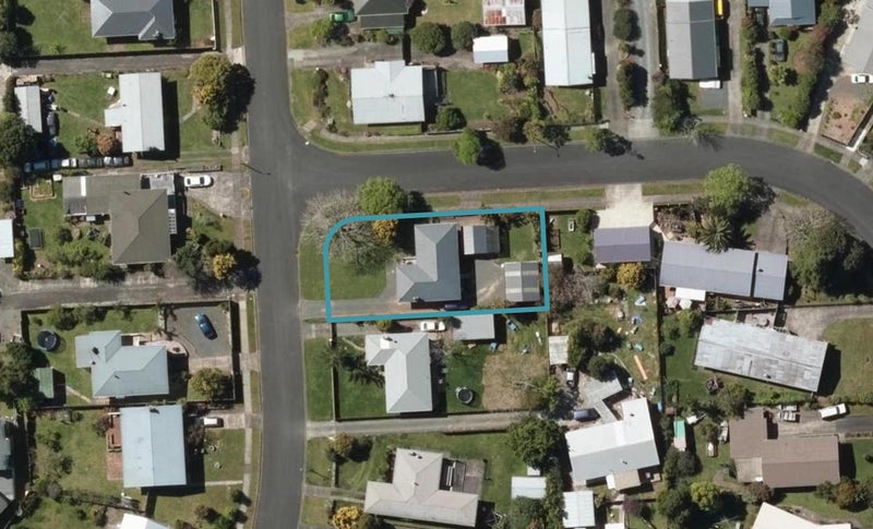 24 Otuhiwai Crescent, Tikipunga, Whangarei - Carousel 1