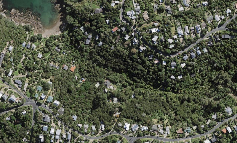 21 Te Aroha Avenue, Oneroa, Waiheke Island - Carousel 1