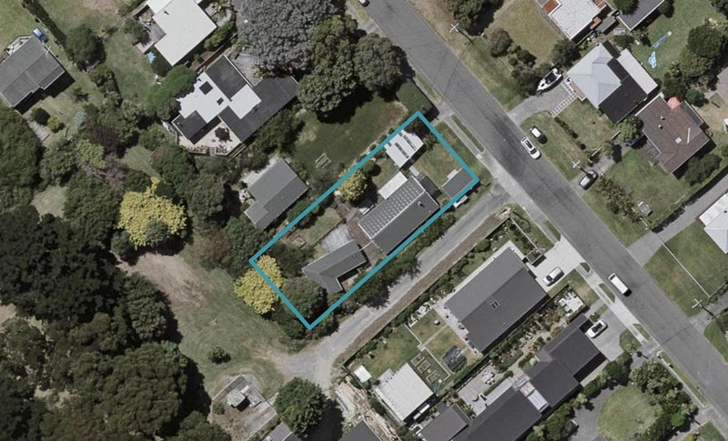 22 Rangihiroa Street, Waikanae Beach, Waikanae - Carousel 1