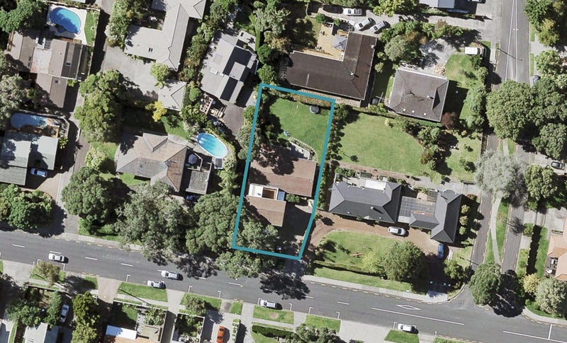 28 Paparoa Road, Cockle Bay, Auckland - Carousel 1