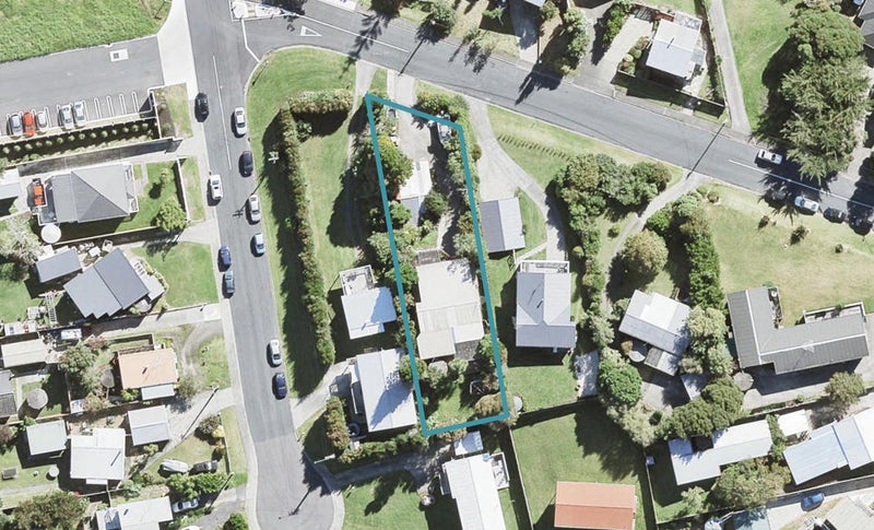 3 Holiday Road, Stanmore Bay, Whangaparaoa - Carousel 1